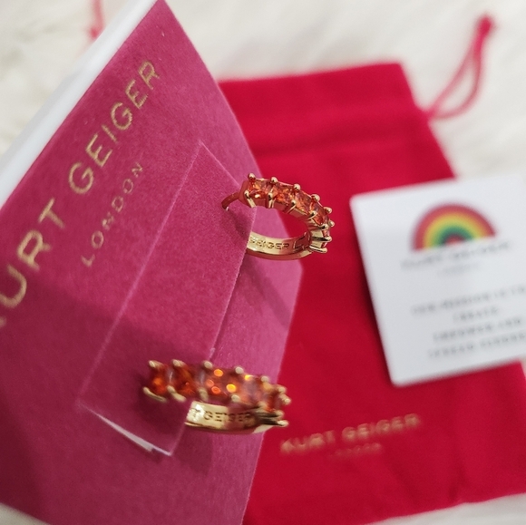 🔹️ KURT GEIGER🔹️ LONDON orange crystal Huggie Earrings ✨️ 🌈 - Picture 6 of 9